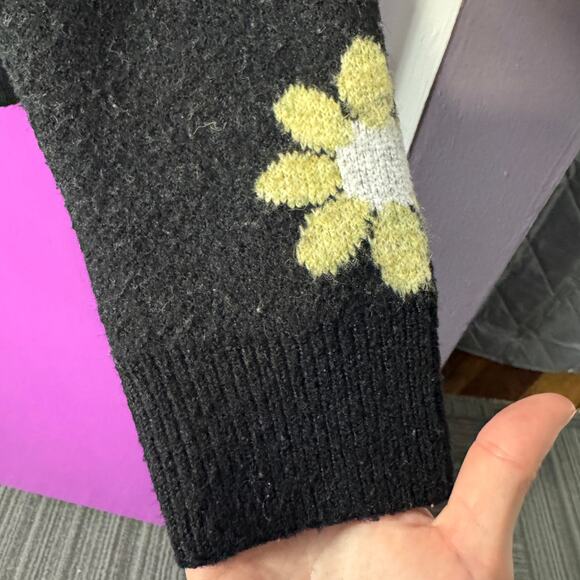 Chelsea and Theodora Black Daisy Floral Button Front Cardigan Sweater Small - Picture 5 of 8